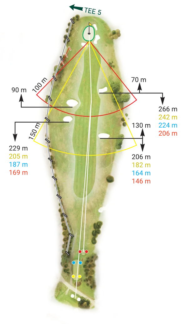Jamka 4 – Royal Golf Club Mariánské Lázně: Rozložení a tipy na hru. Mapa jamky 4 Royal Golf Club Mariánské Lázně – krátká jamka s malým greenem a bunkery.